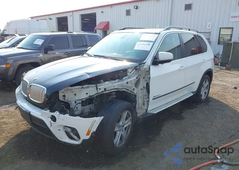 2013 BMW X5 xDrive35D z USA, uszkodzony, nr VIN 5UXZW0C53D0B93555